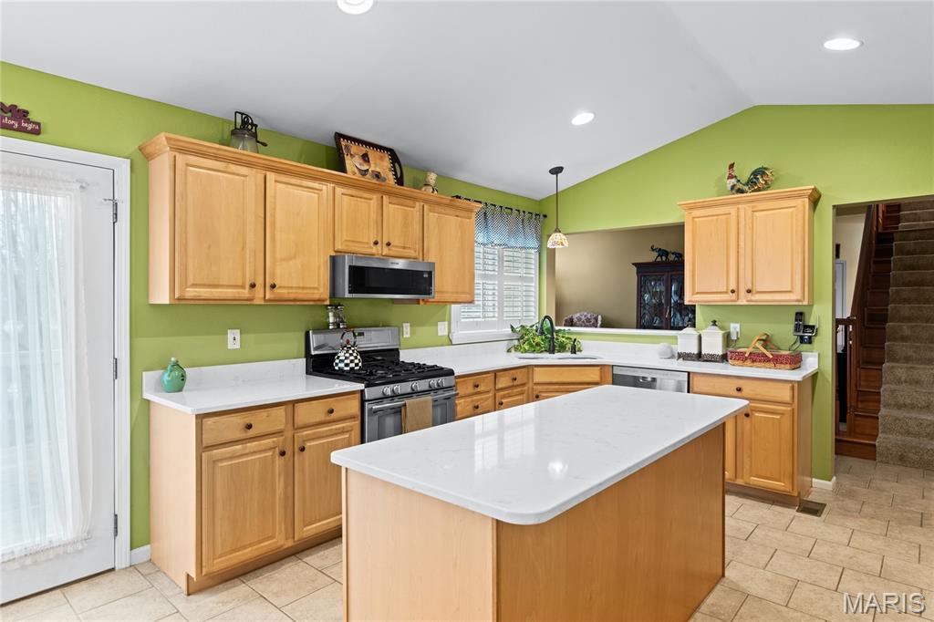 At Fairwood Hills 7th Add - Residential