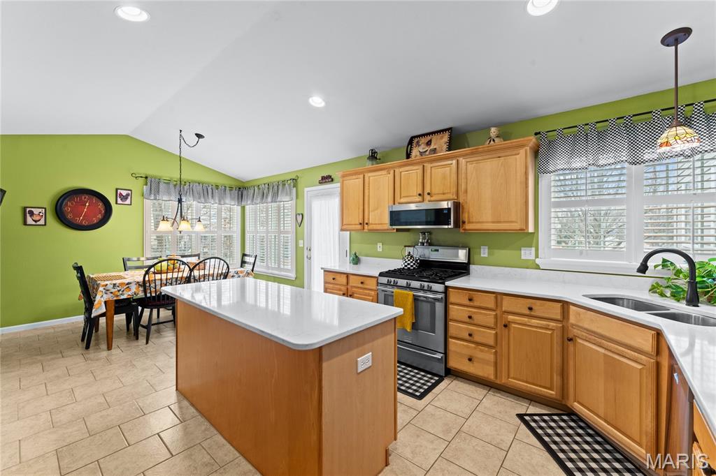 At Fairwood Hills 7th Add - Residential