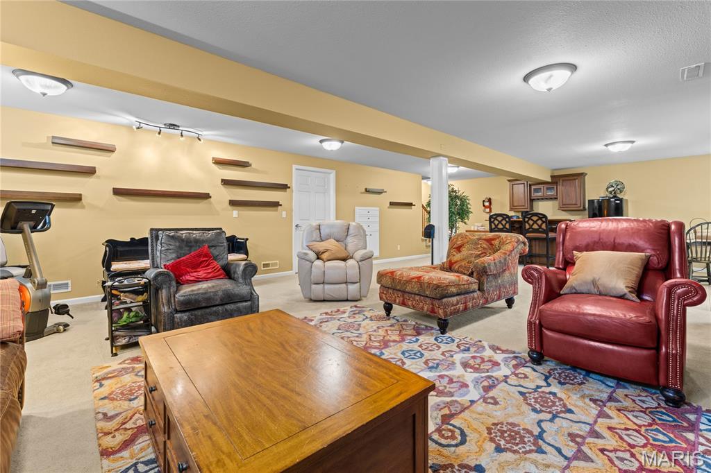At Fairwood Hills 7th Add - Residential