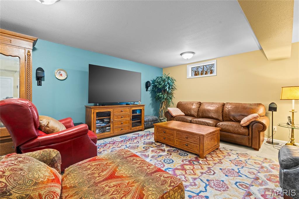 At Fairwood Hills 7th Add - Residential