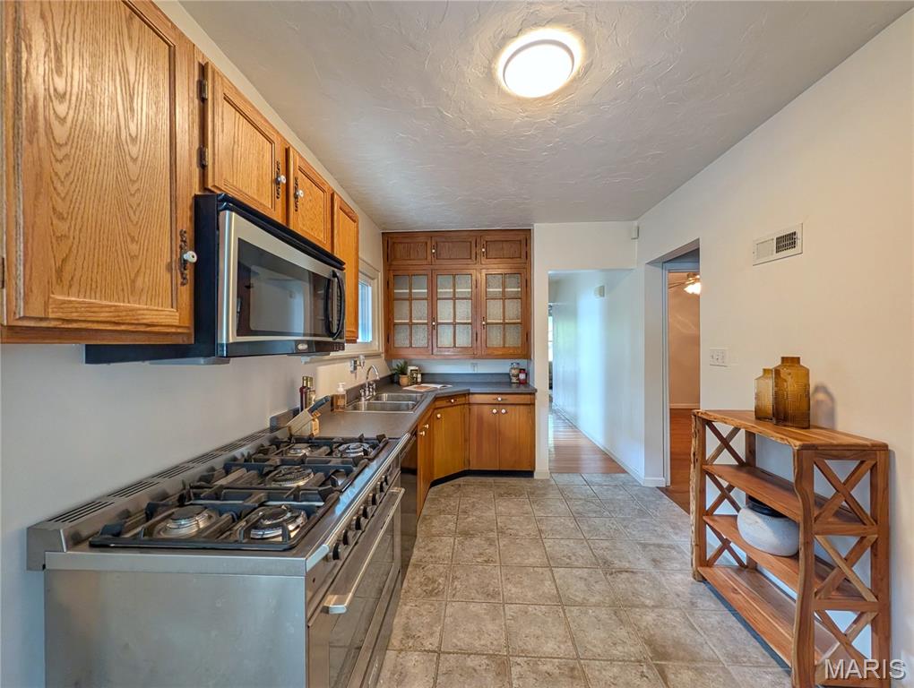 Russell Place - Residential