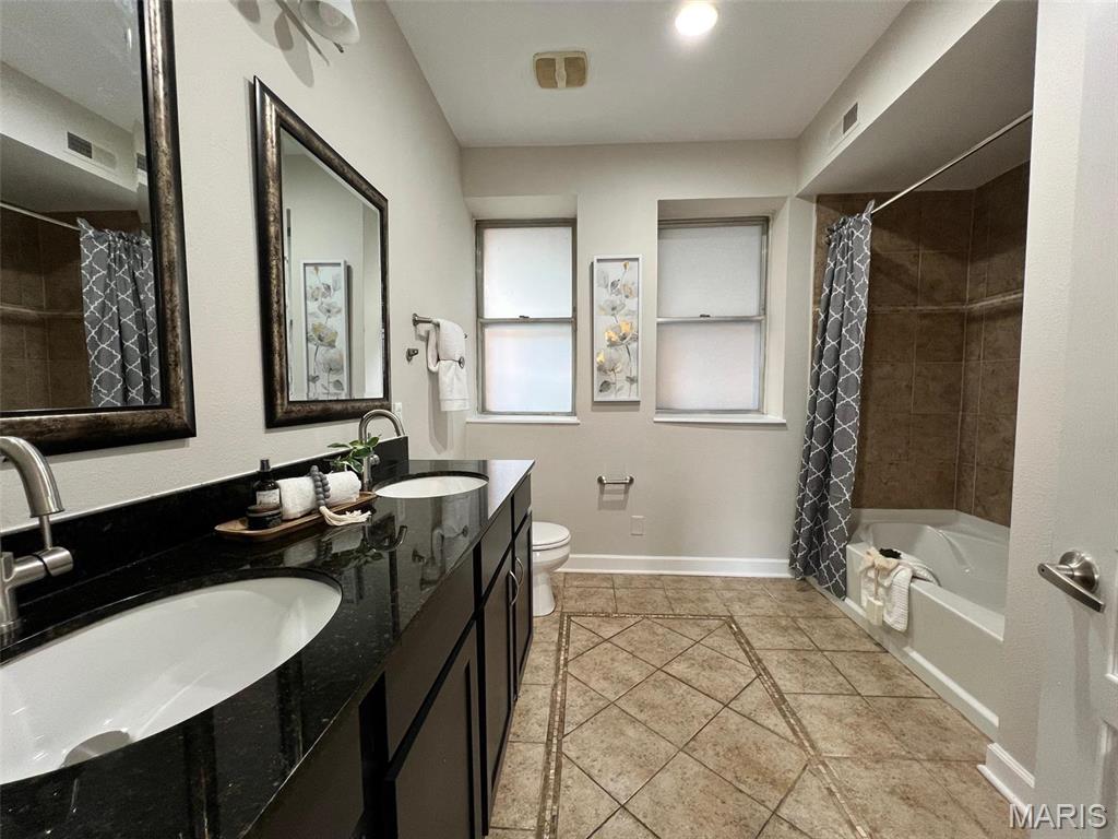 Waterman-Kingbury Condo - Residential