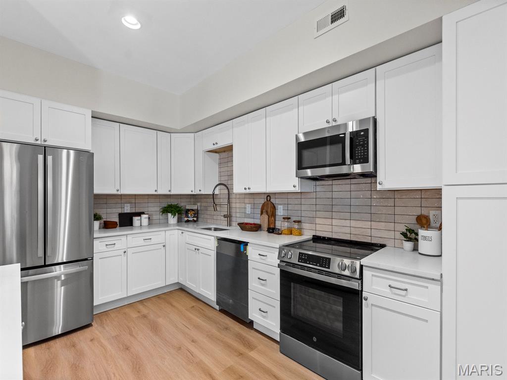 Saratoga Condo The - Residential