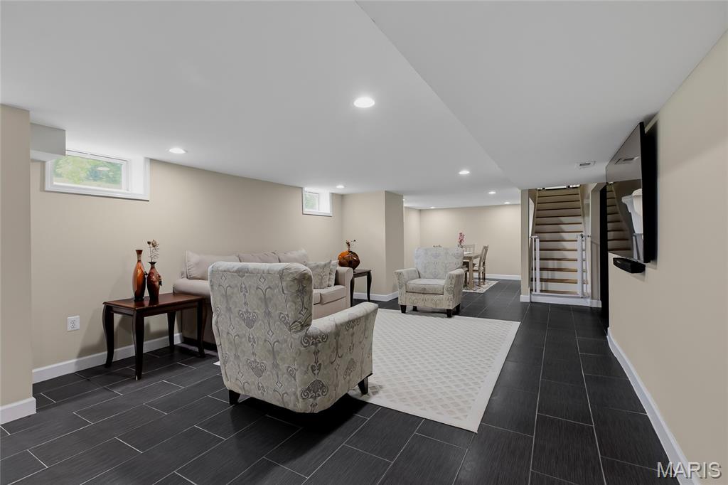 Oakwood Manor - Residential