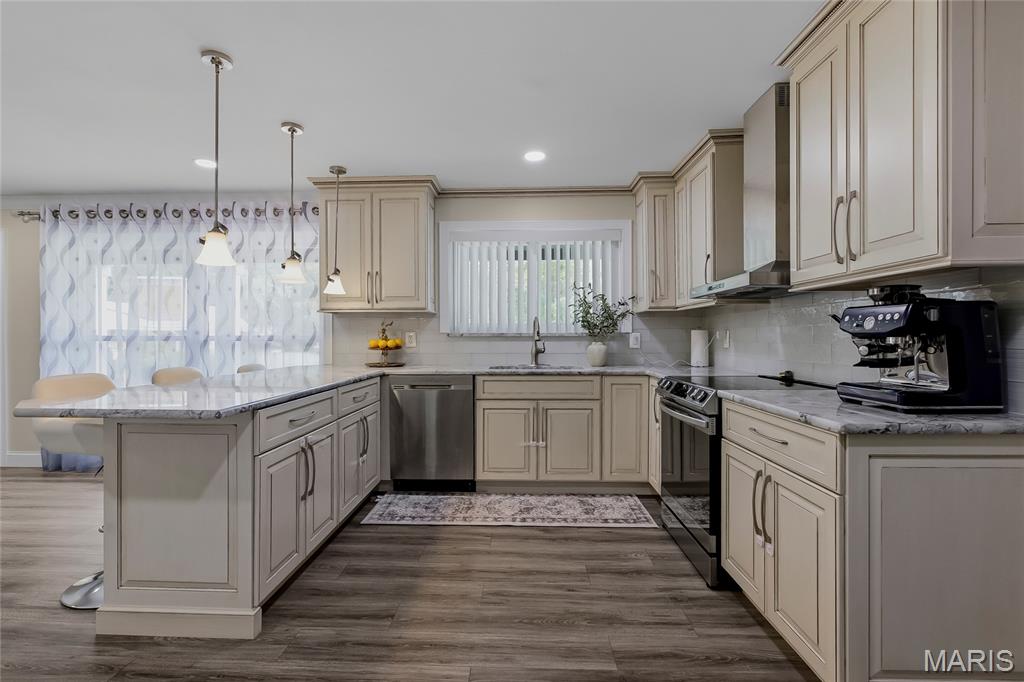 Oakwood Manor - Residential