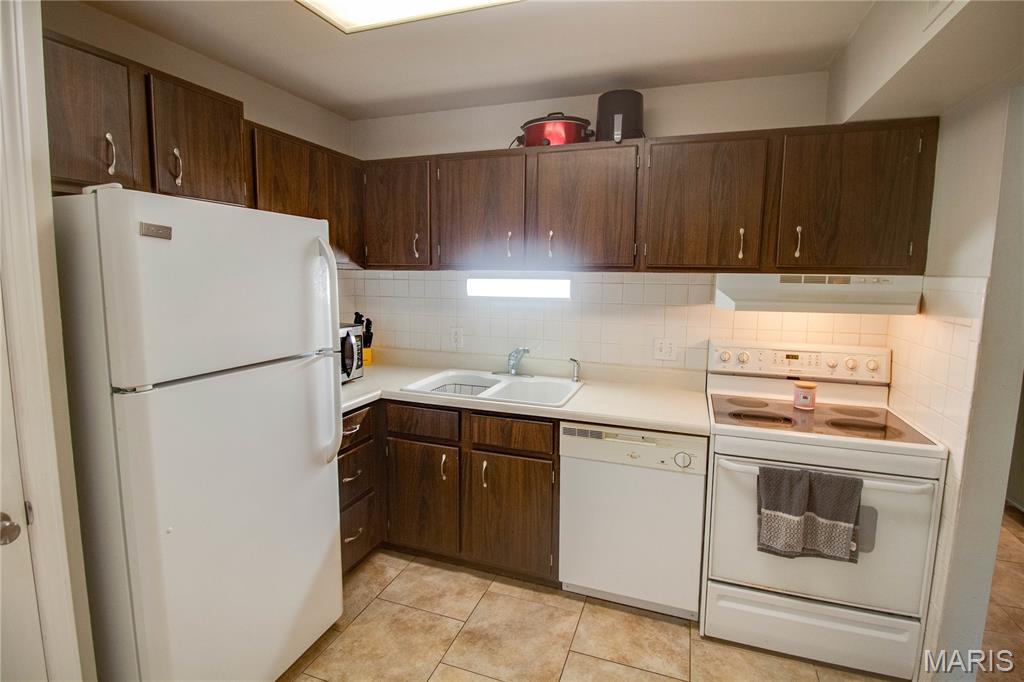 Arrow Wood Manor Condo - Residential
