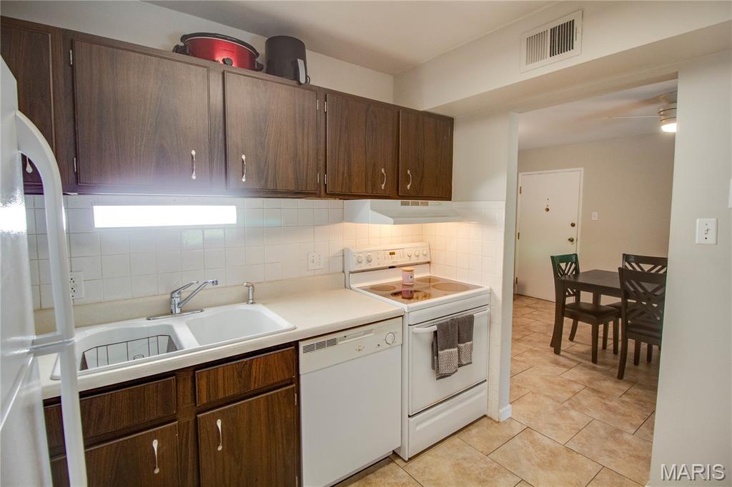Arrow Wood Manor Condo - Residential