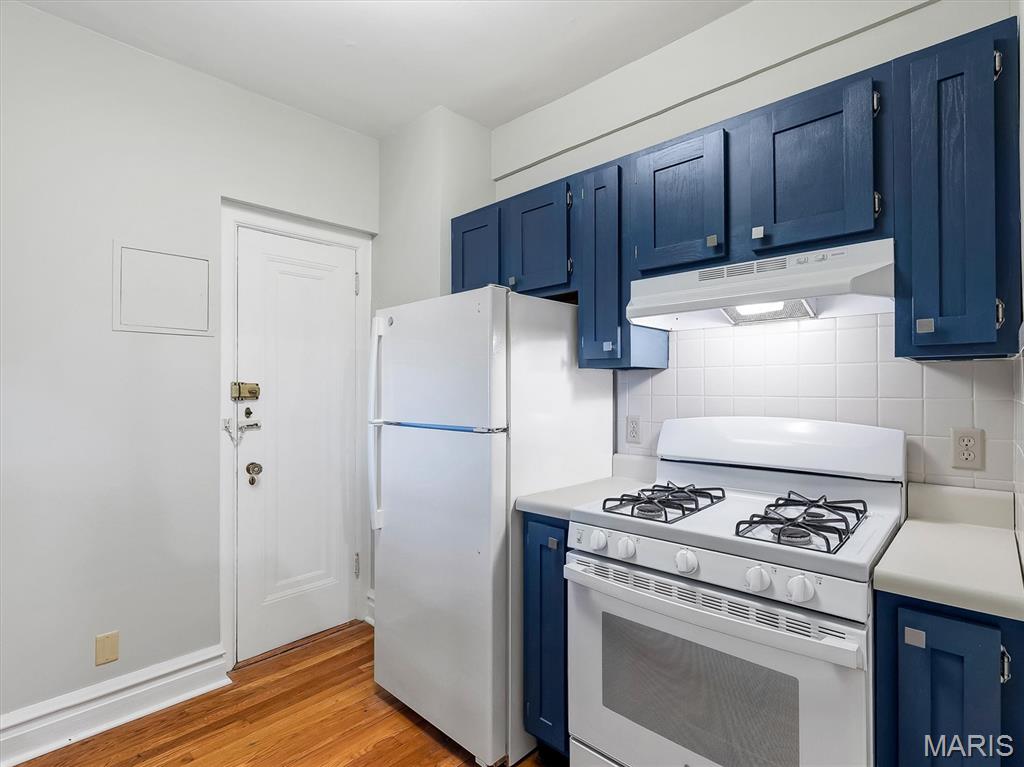 Adlon Condominums - Residential