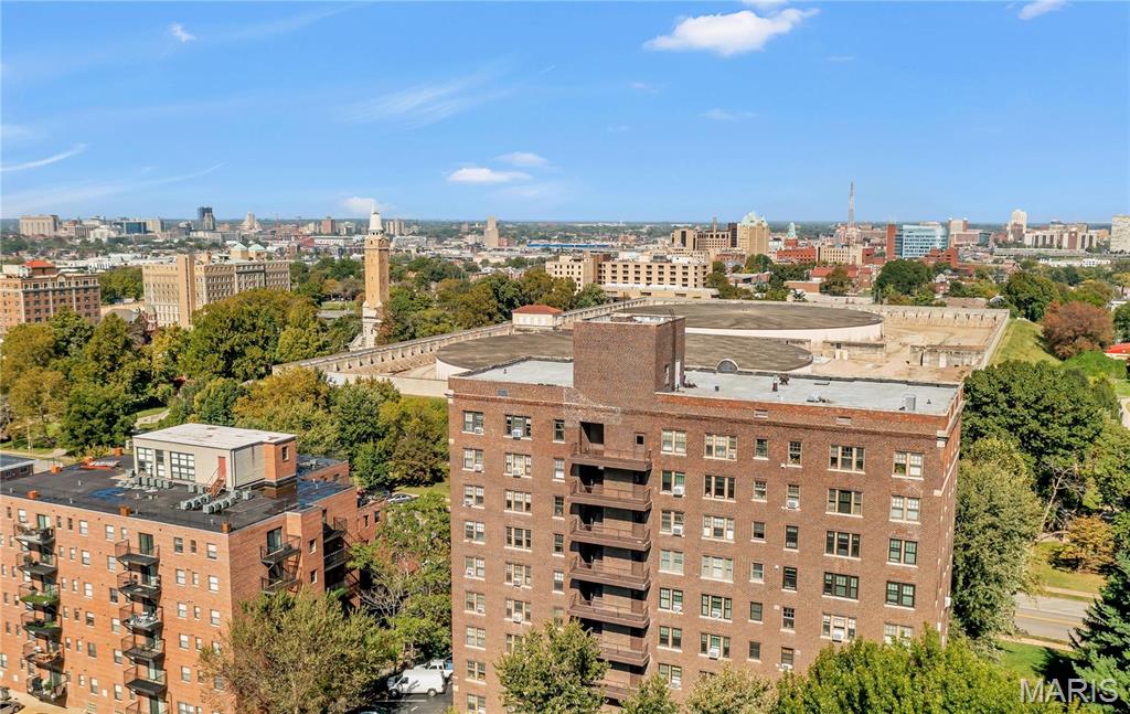Adlon Condominums - Residential
