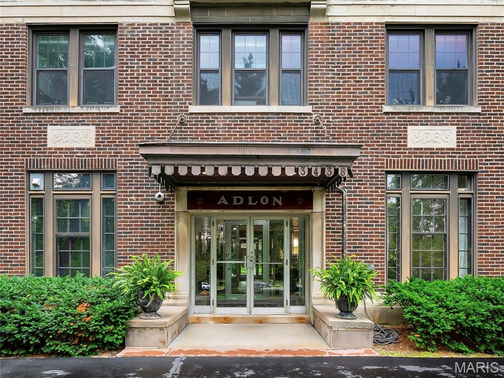 Adlon Condominums - Residential