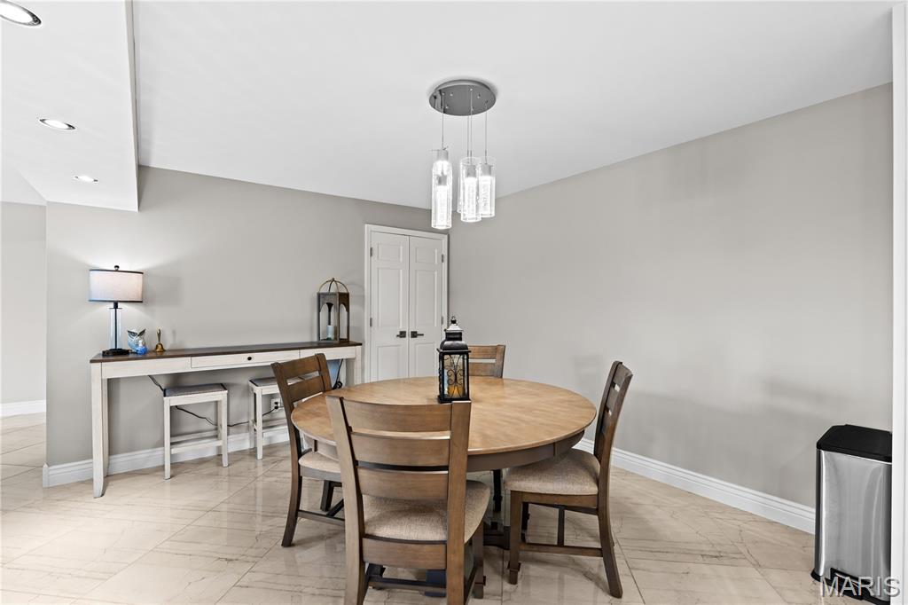 Cambridge Courts Condo - Residential