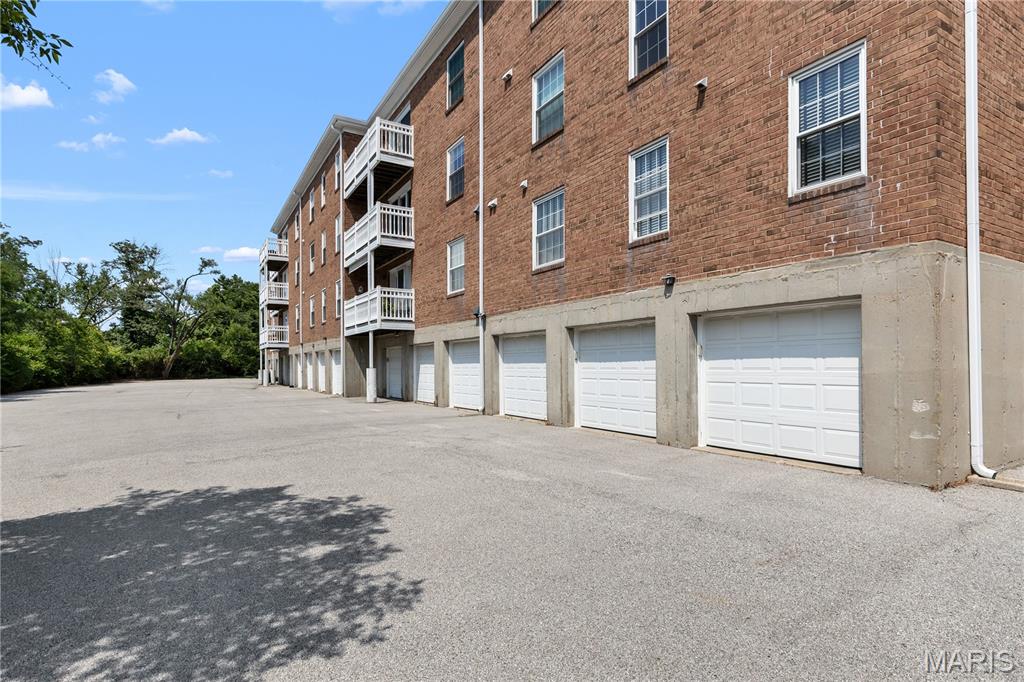Cambridge Courts Condo - Residential