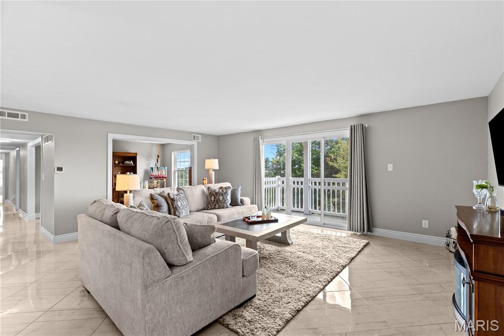 Cambridge Courts Condo - Residential