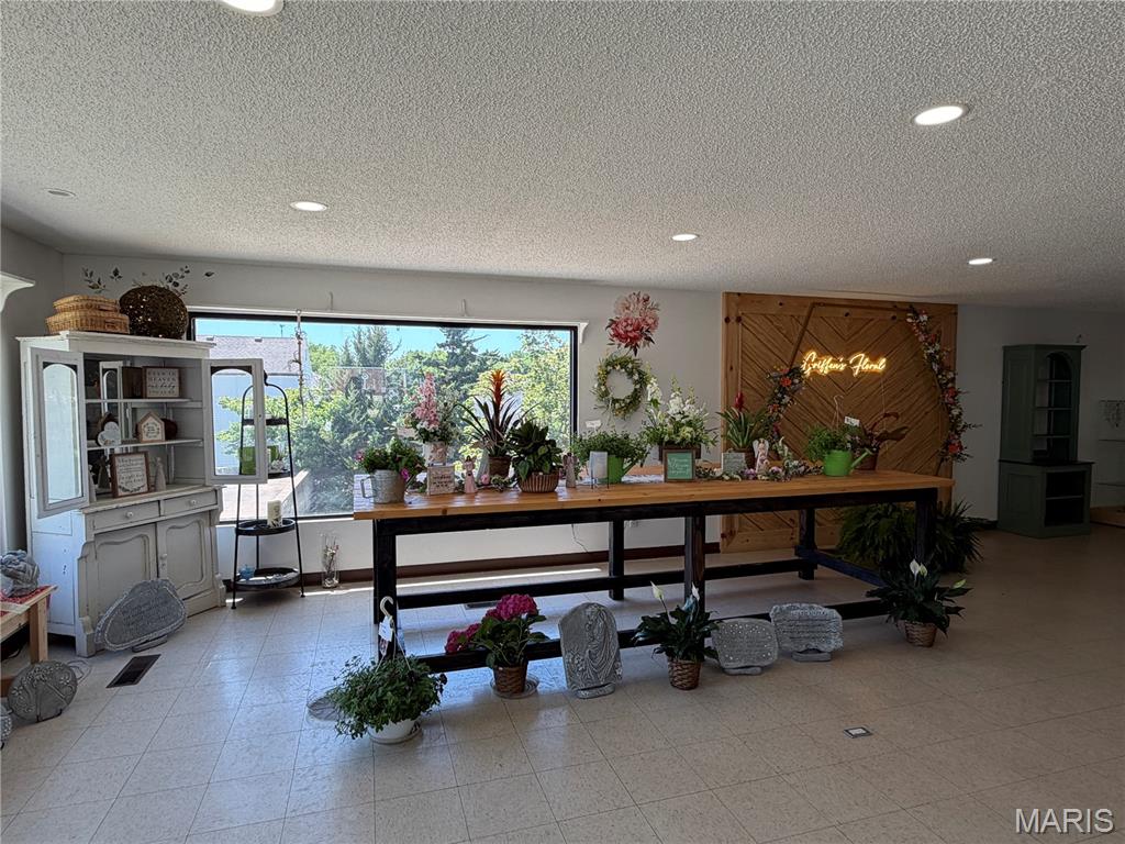 Garths Add - Commercial Sale