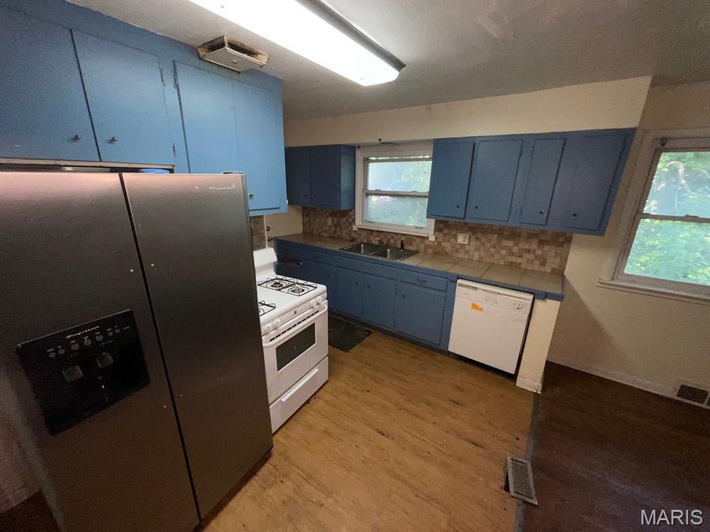 Forest Hills Place - Residential