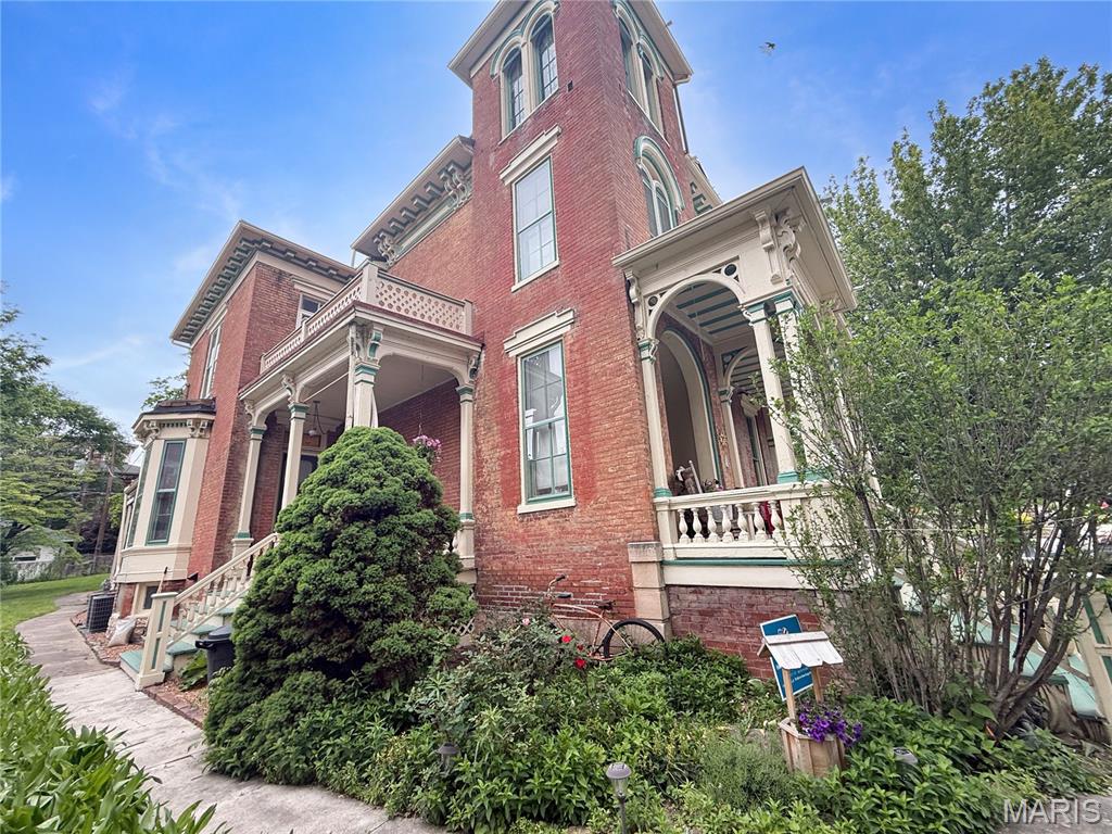 Hannibal Original Town - Commercial Sale
