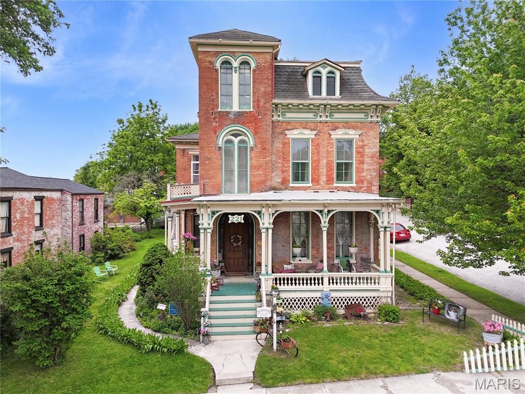 Hannibal Original Town - Commercial Sale