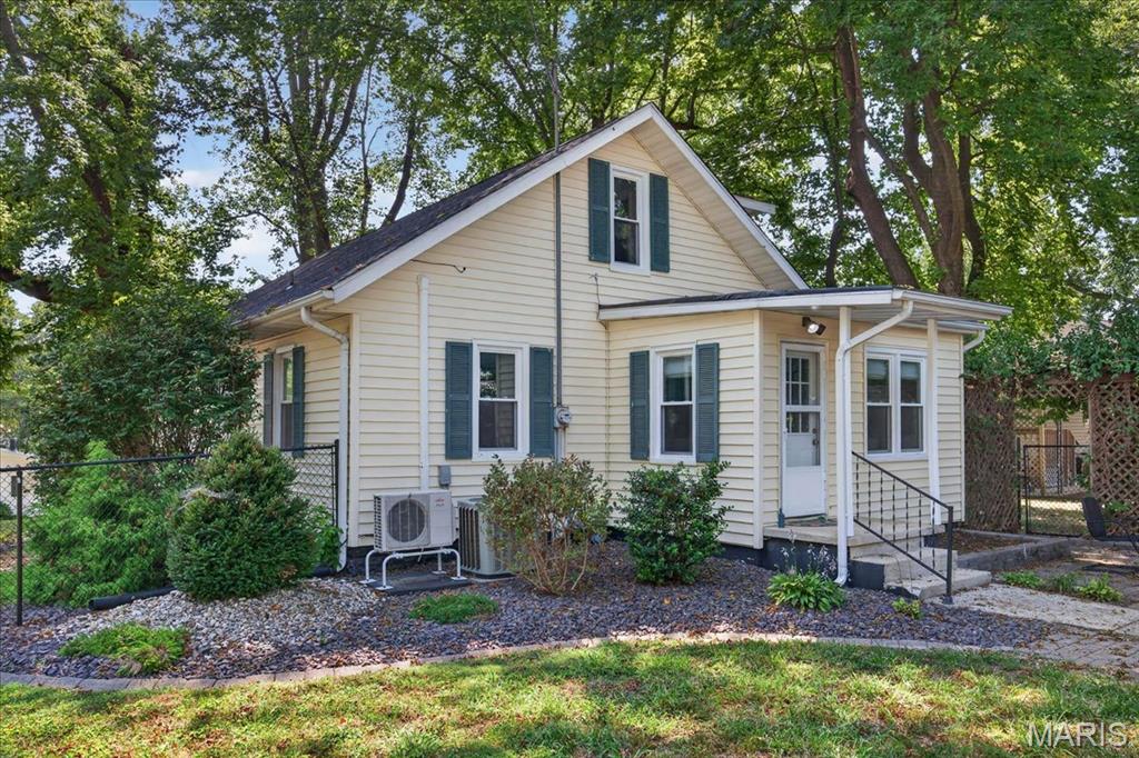 Breese 1st Add - Residential