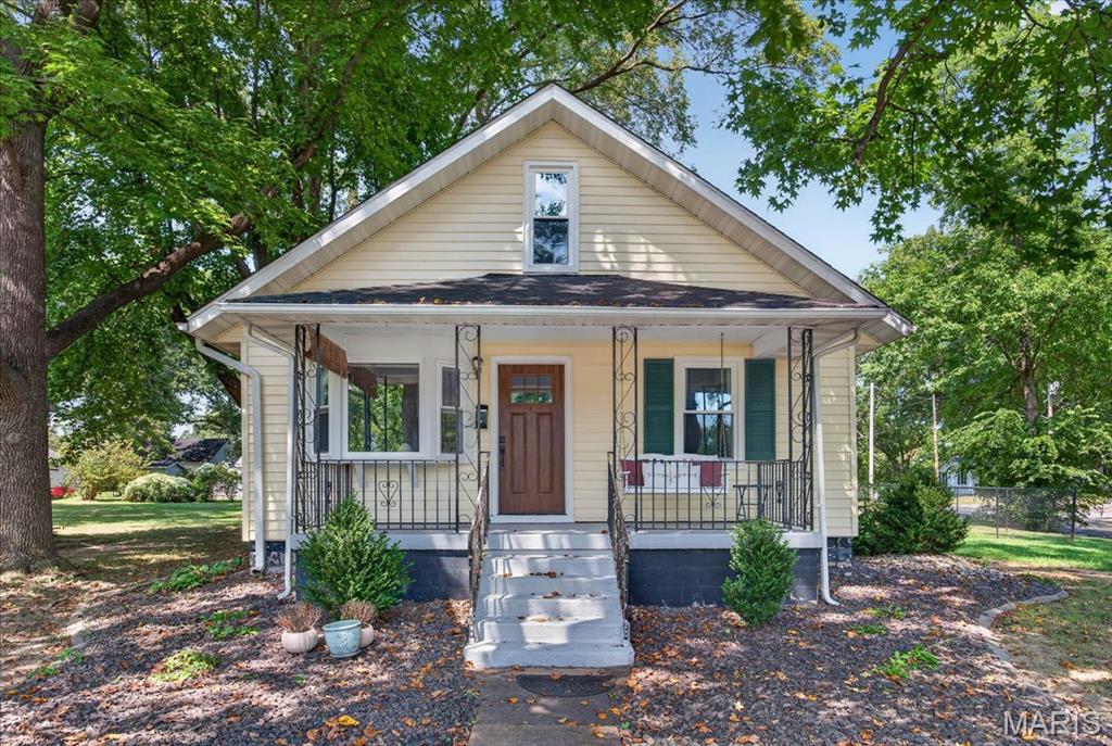 **Recently Updated 3-Bedroom Home in a Great Location!**
Move-in ready and packed with updates, this charming 1.5-story, 3-bedroom, 2-bath home is perfectly situated on a desirable corner lot just one block from the school, park, and pool! The inviting main level features a beautifully updated kitchen complete with new cabinetry and appliances, along with updated light fixtures and faucets throughout.
Recent improvements include **newer heating and air conditioning, updated kitchen cabinets and appliances, new light fixtures and faucets, and a new sewer line**, providing peace of mind and modern convenience. Step outside from the kitchen onto the **paver patio**, creating the perfect spot for outdoor dining, entertaining, or relaxing.
The fenced backyard offers privacy and plenty of room for pets, children, or gardening. A detached one-car garage provides convenient parking, while the attached **12' x 15' lean-to** offers valuable additional storage space.
The full unfinished basement provides abundant storage and excellent potential for future finishing. With its combination of thoughtful updates, outdoor space, garage and storage, plus an unbeatable location close to schools and recreation, this home is a must-see!