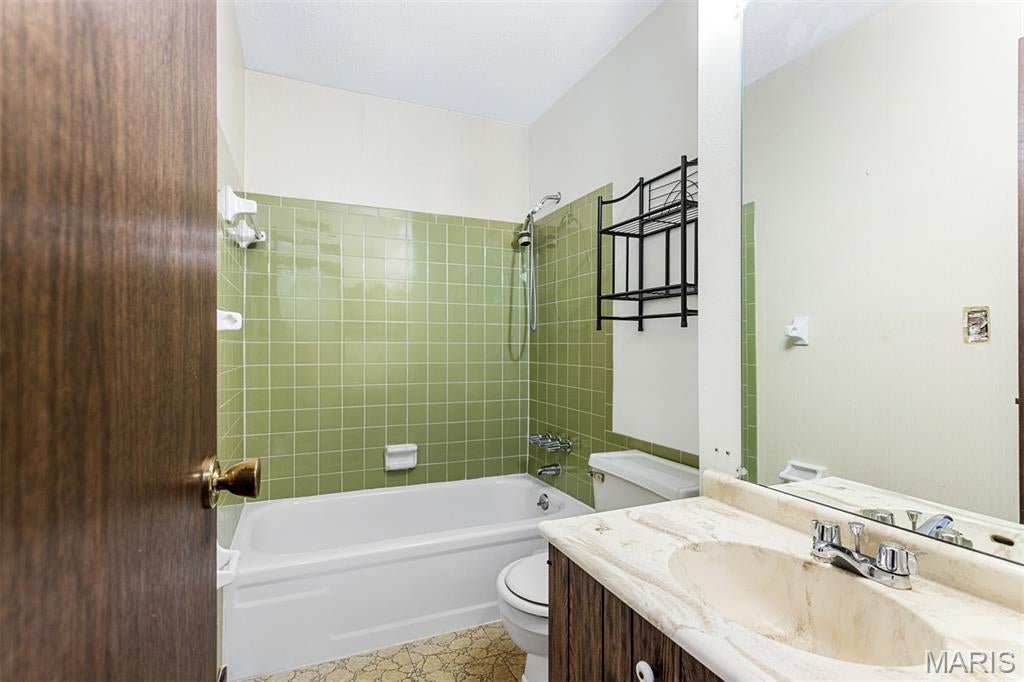 Paddock Lake Condo - Residential