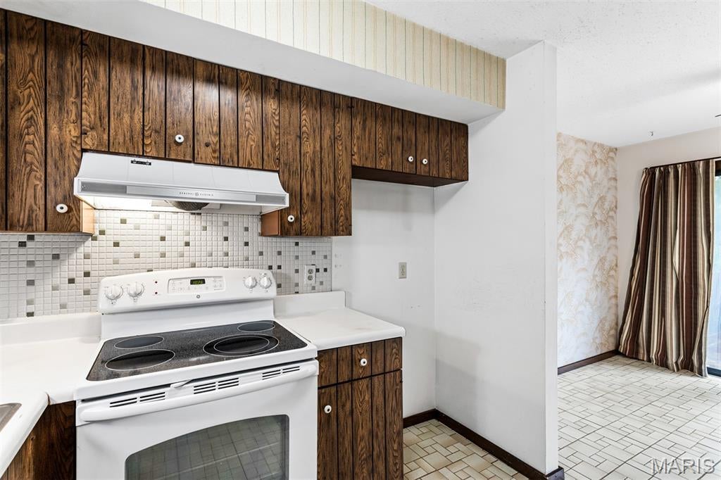 Paddock Lake Condo - Residential