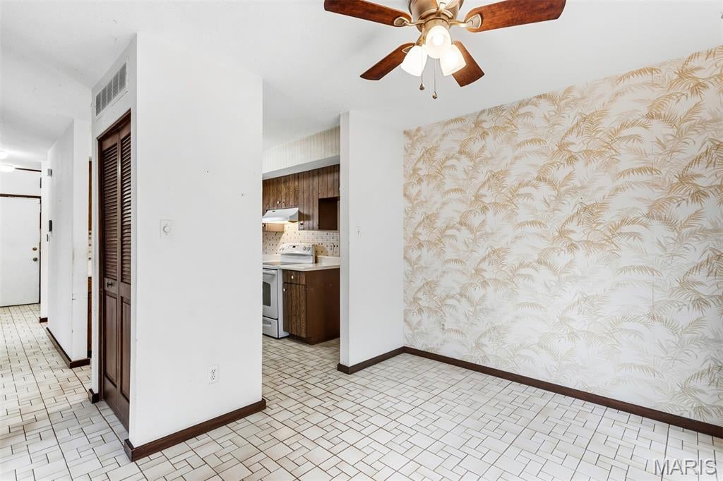Paddock Lake Condo - Residential