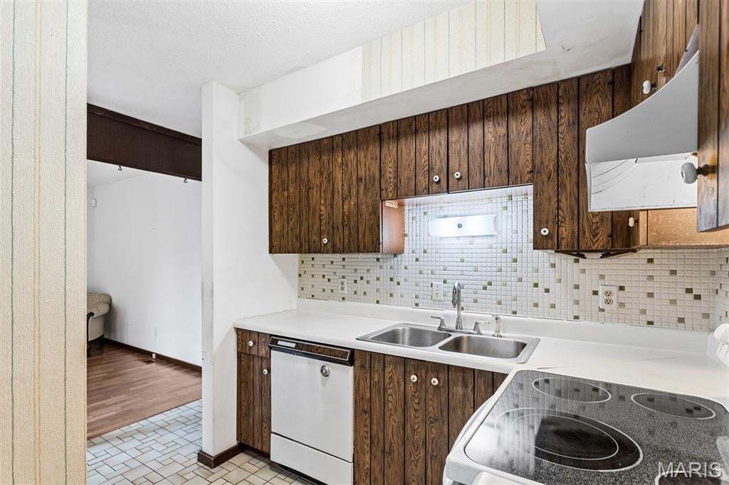 Paddock Lake Condo - Residential