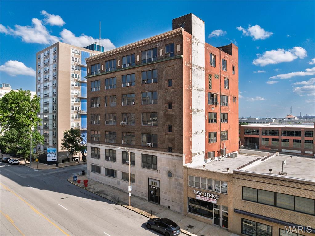 Lucas & Hunt Add - Commercial Sale