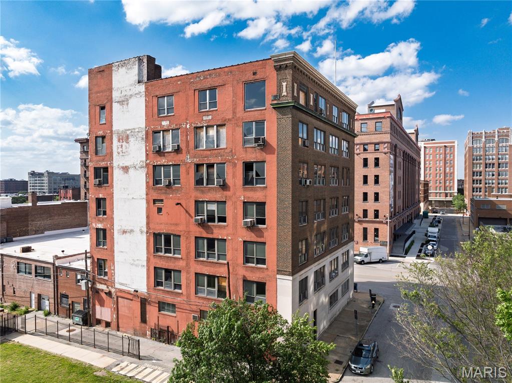 Lucas & Hunt Add - Commercial Sale