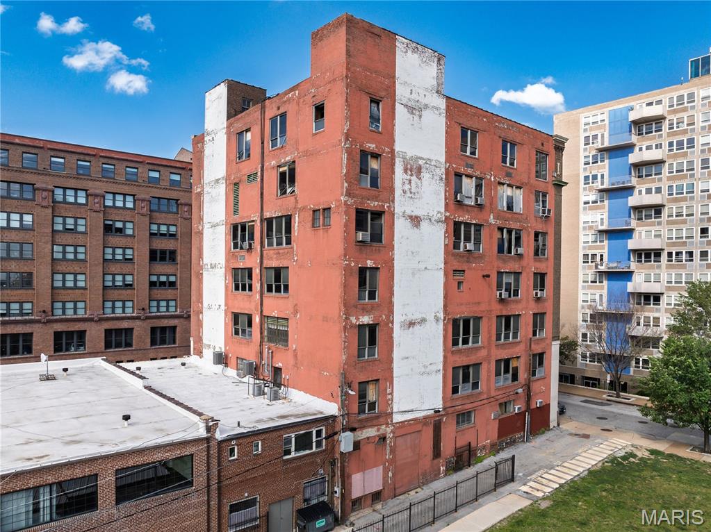 Lucas & Hunt Add - Commercial Sale