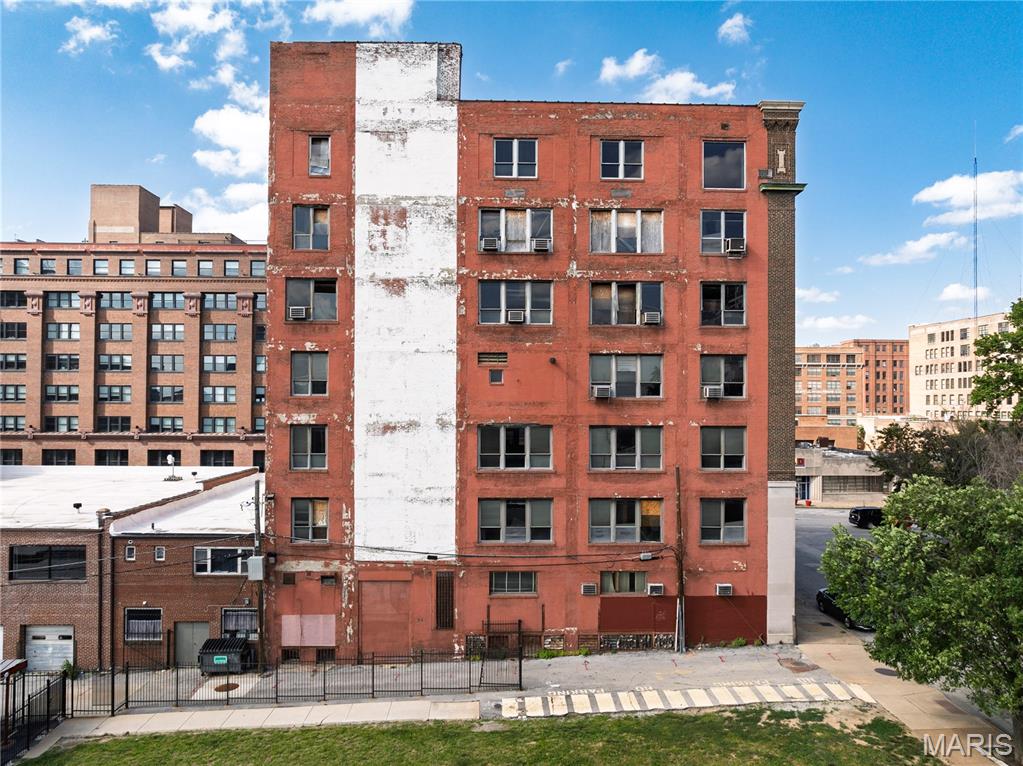 Lucas & Hunt Add - Commercial Sale