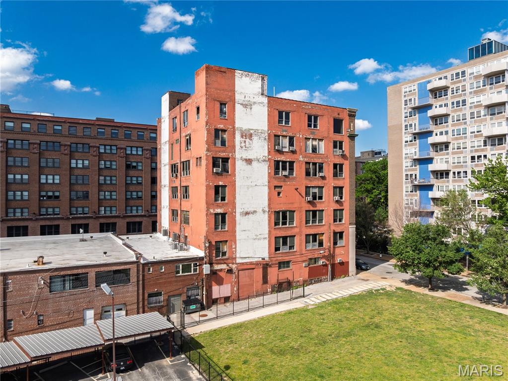 Lucas & Hunt Add - Commercial Sale
