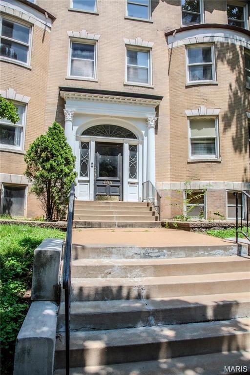 Latham Condo - Residential