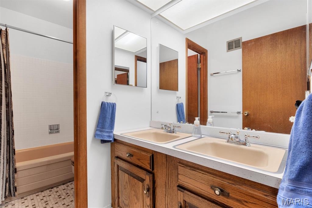 Five Oaks - Residential