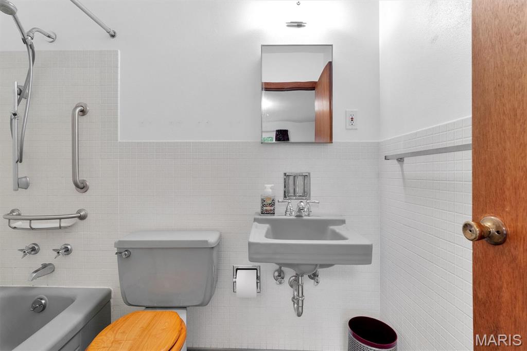 Five Oaks - Residential