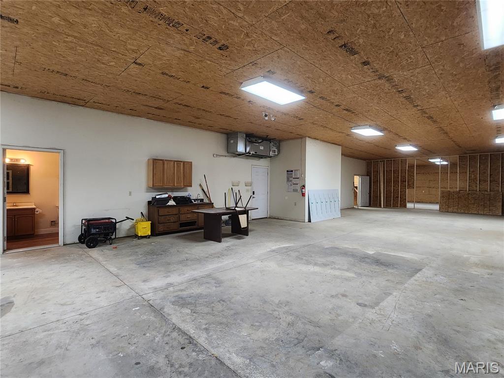 n/a - Commercial Lease