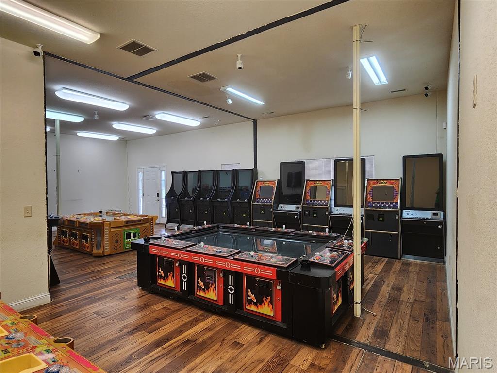 n/a - Commercial Lease