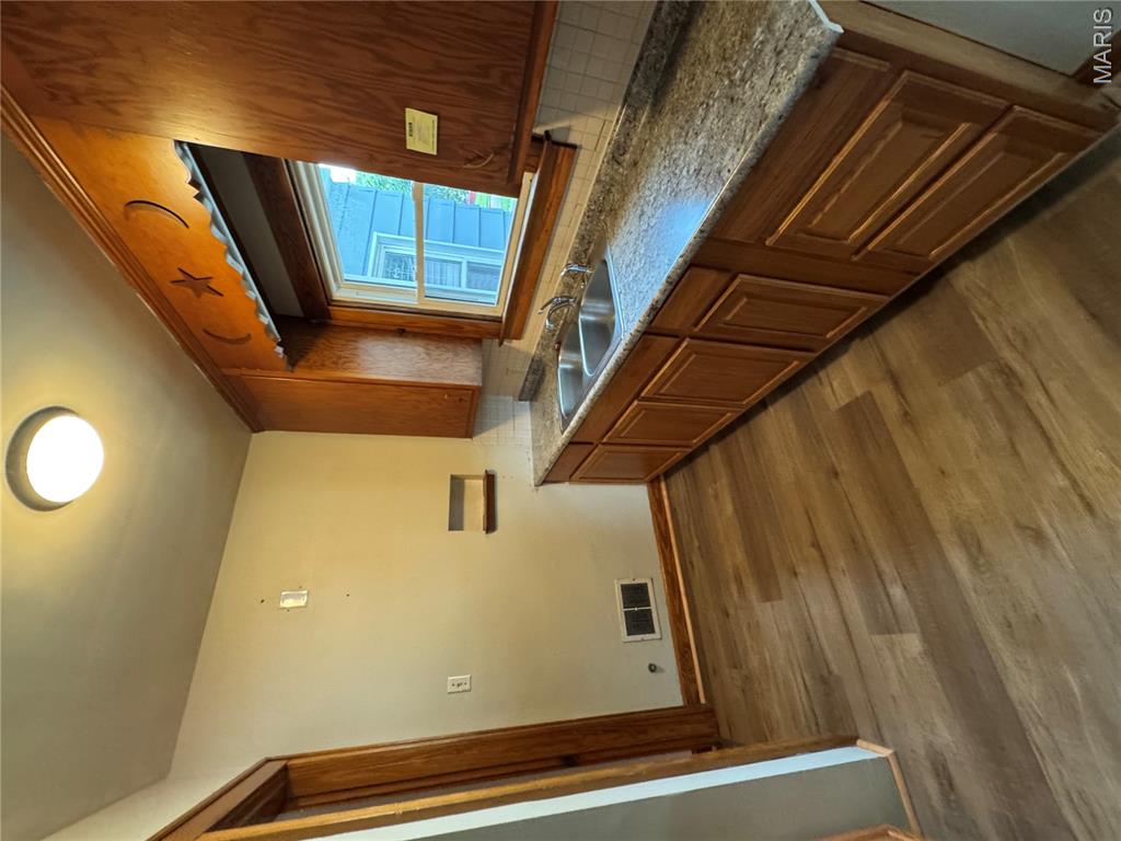08W - Residential Lease