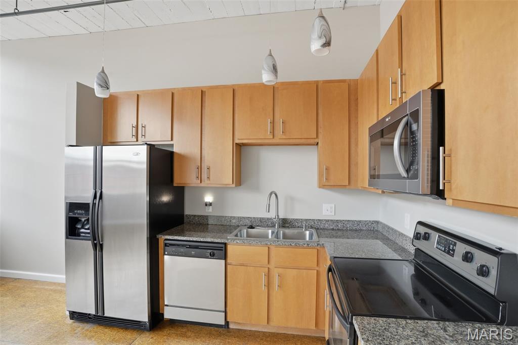 Lofts/2020 Washington - Residential