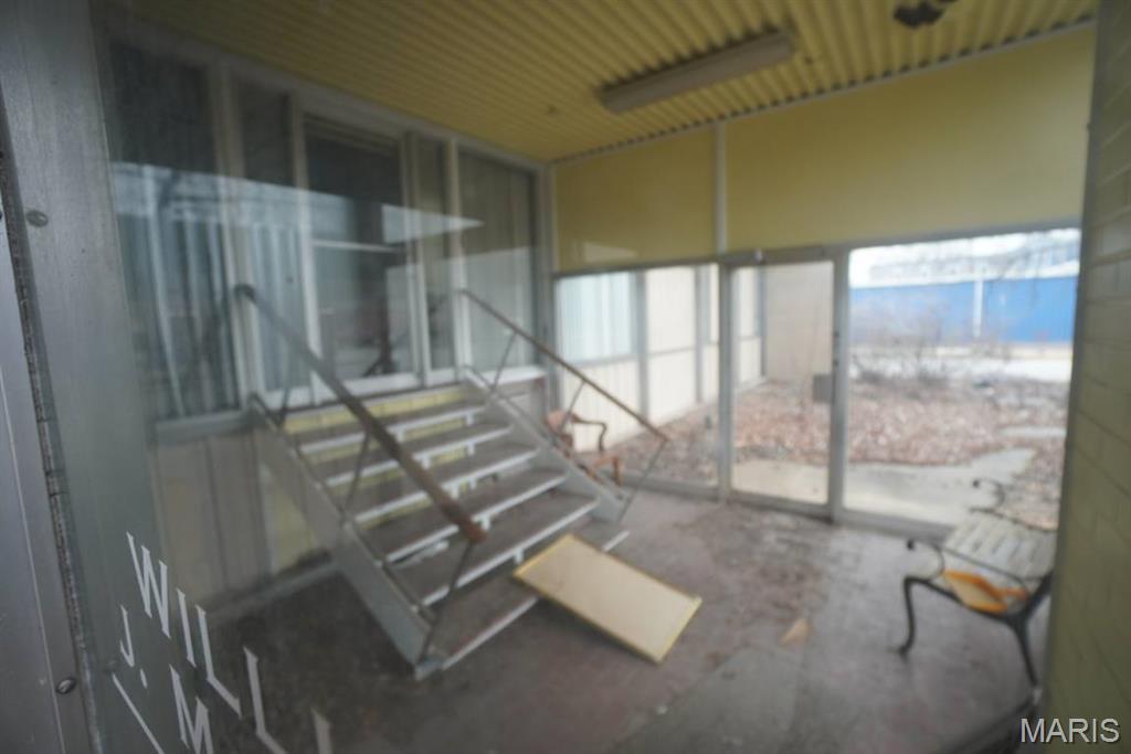 Granite City - Commercial Sale