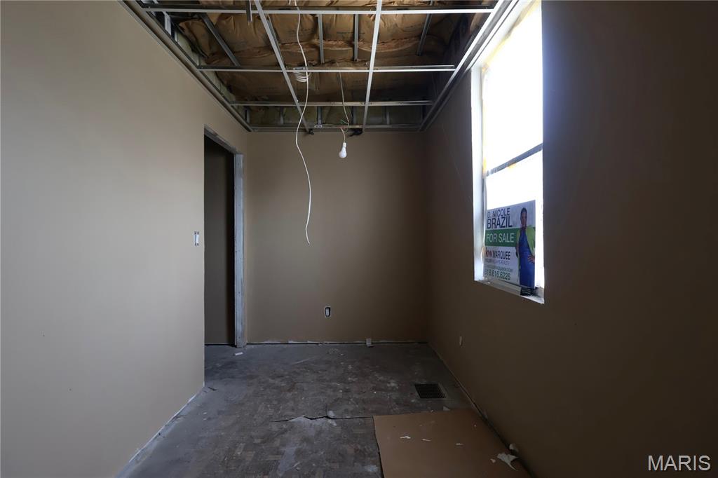 West Add/Belleville - Commercial Sale