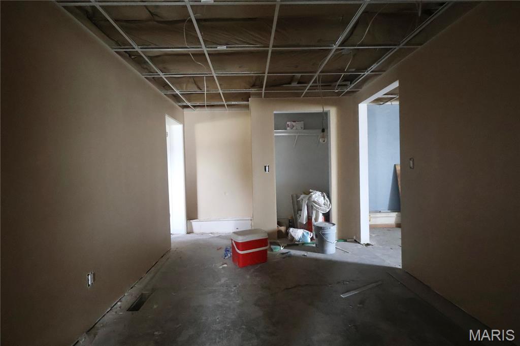 West Add/Belleville - Commercial Sale