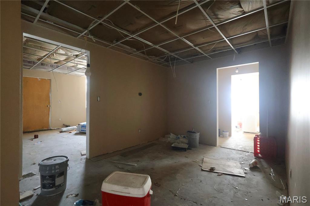 West Add/Belleville - Commercial Sale