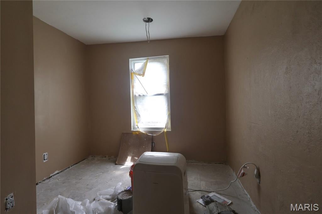 West Add/Belleville - Commercial Sale