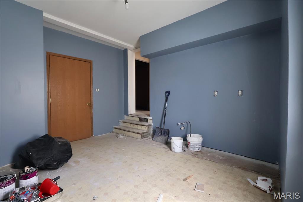 West Add/Belleville - Commercial Sale
