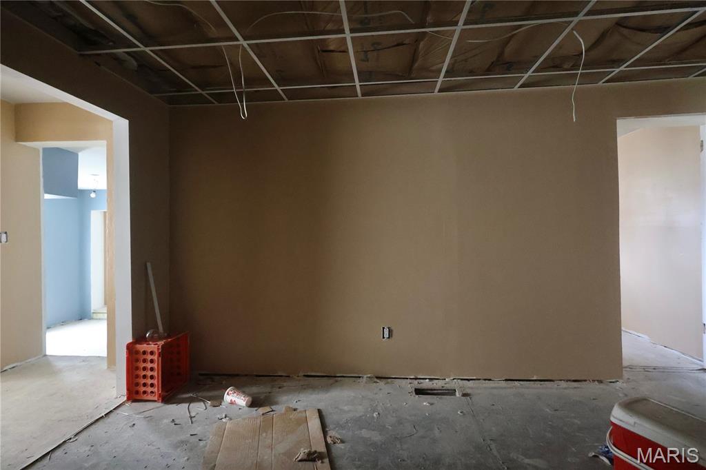West Add/Belleville - Commercial Sale