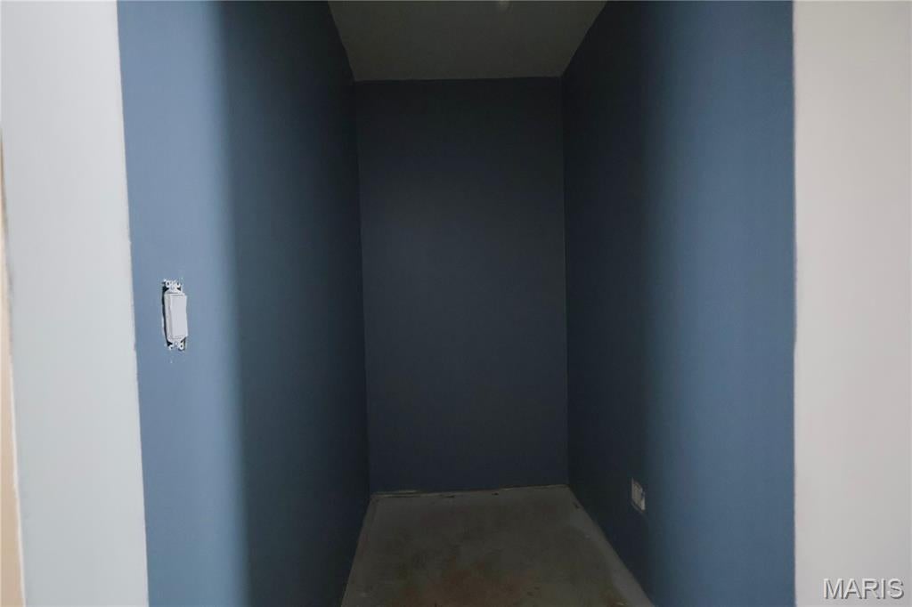 West Add/Belleville - Commercial Sale