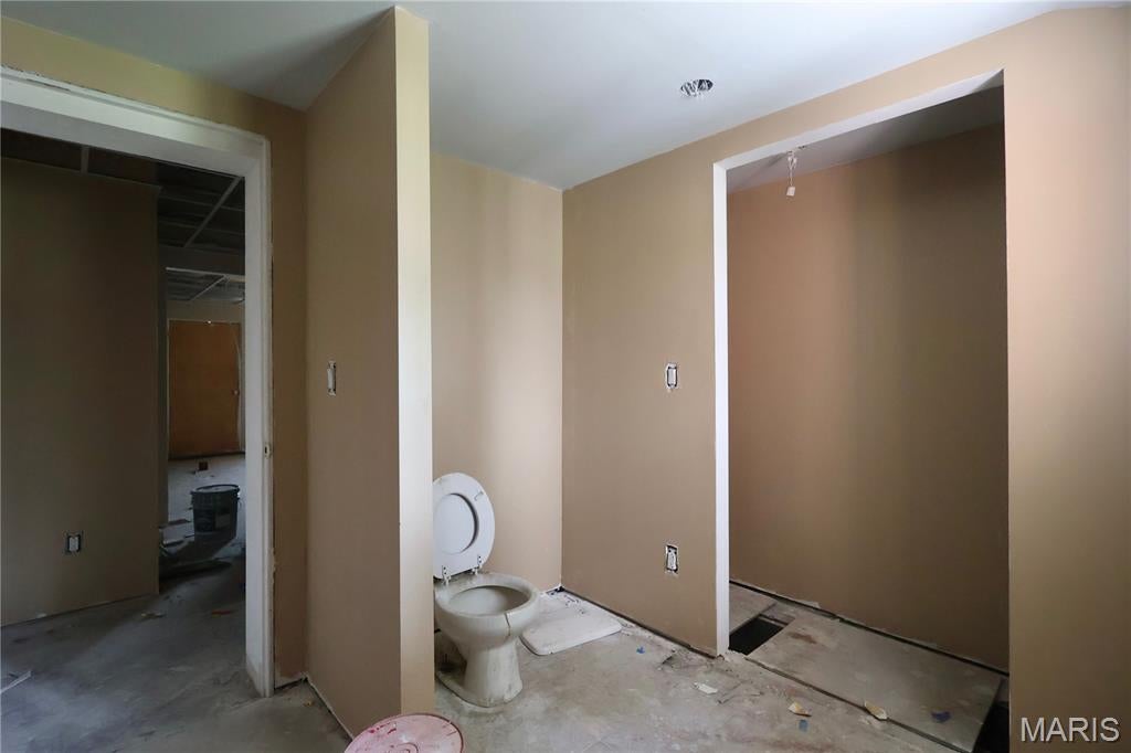 West Add/Belleville - Commercial Sale