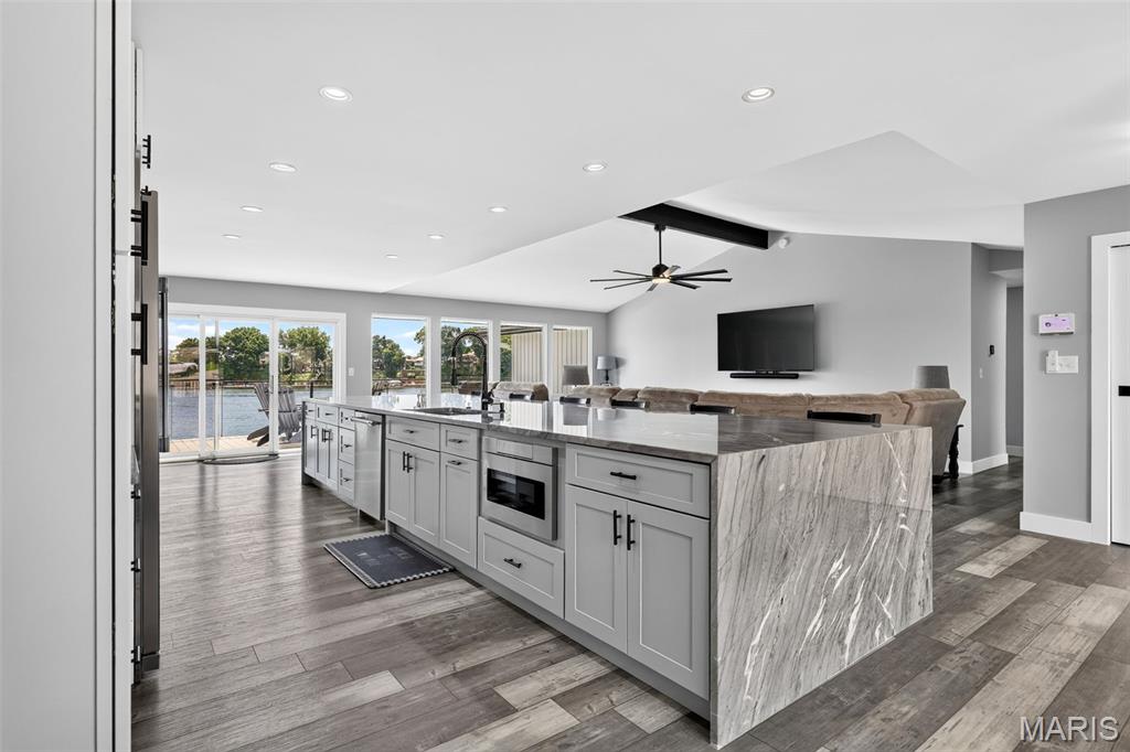 Harbor Pt Estate - Residential