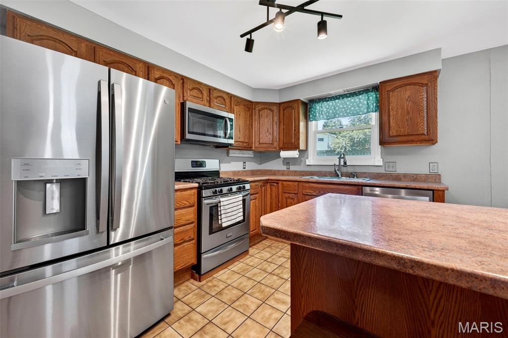 Oak Crest - Residential